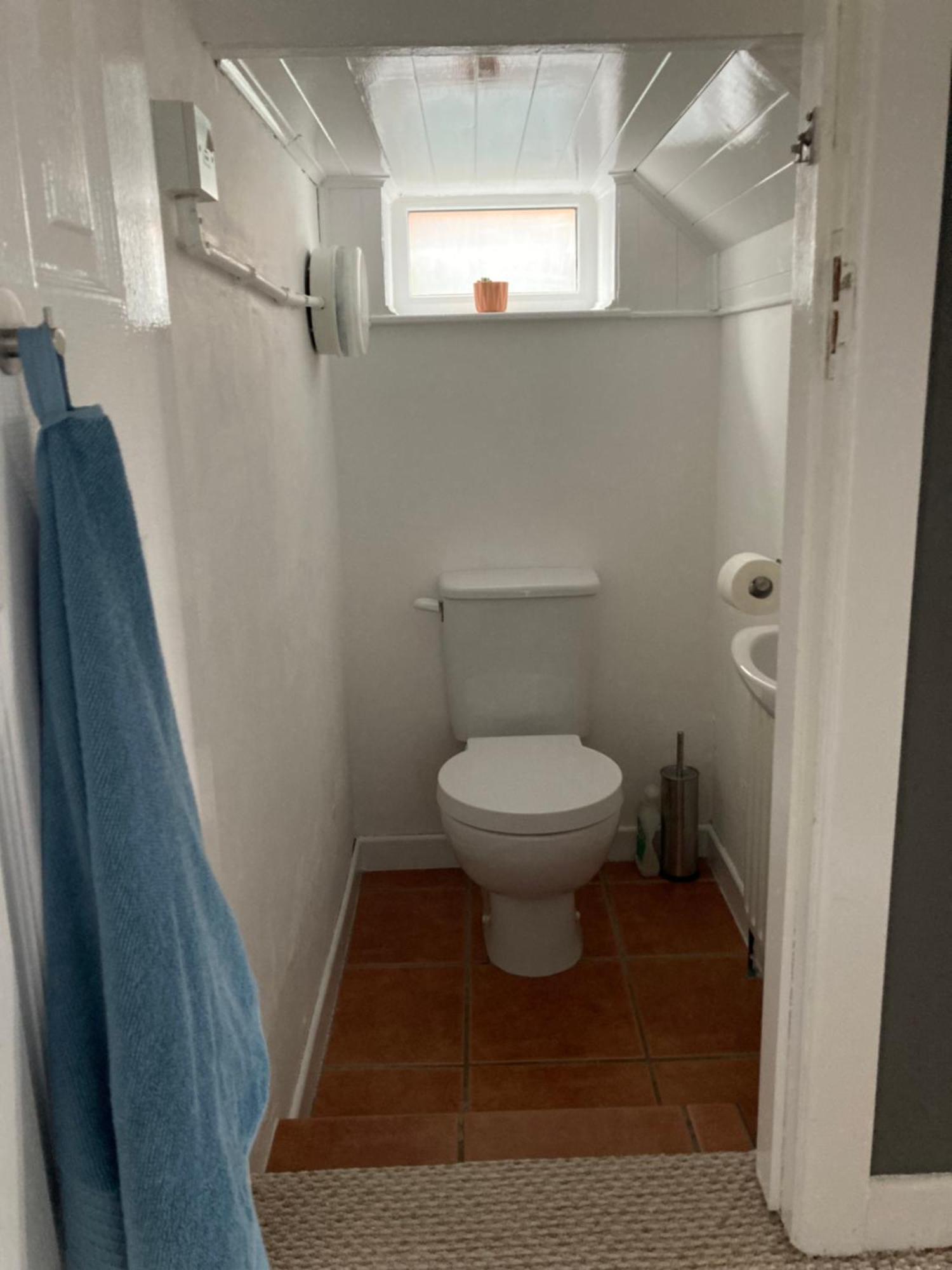 Cosy At Cumberland - Double Room With Shared Bathroom Dundonald  外观 照片
